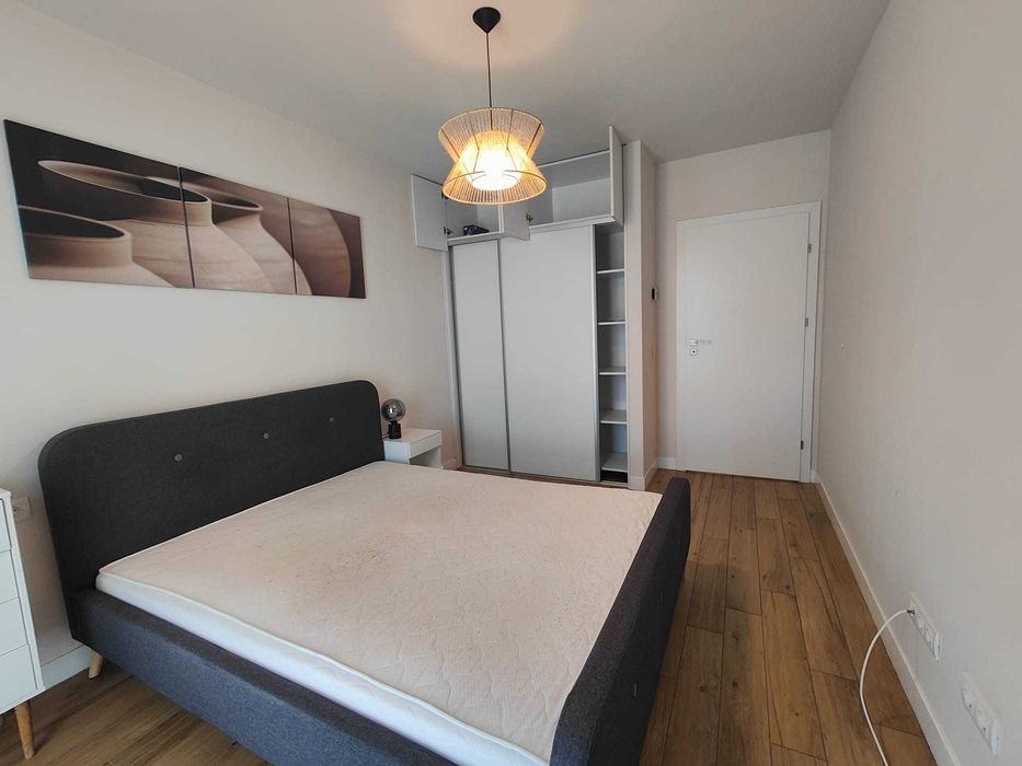 Vindem ap 2 camere, zona centrala, bloc nou