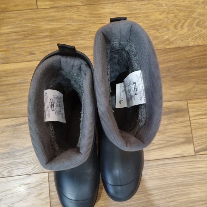 Продавам дамски гумени ботуши Декатлон