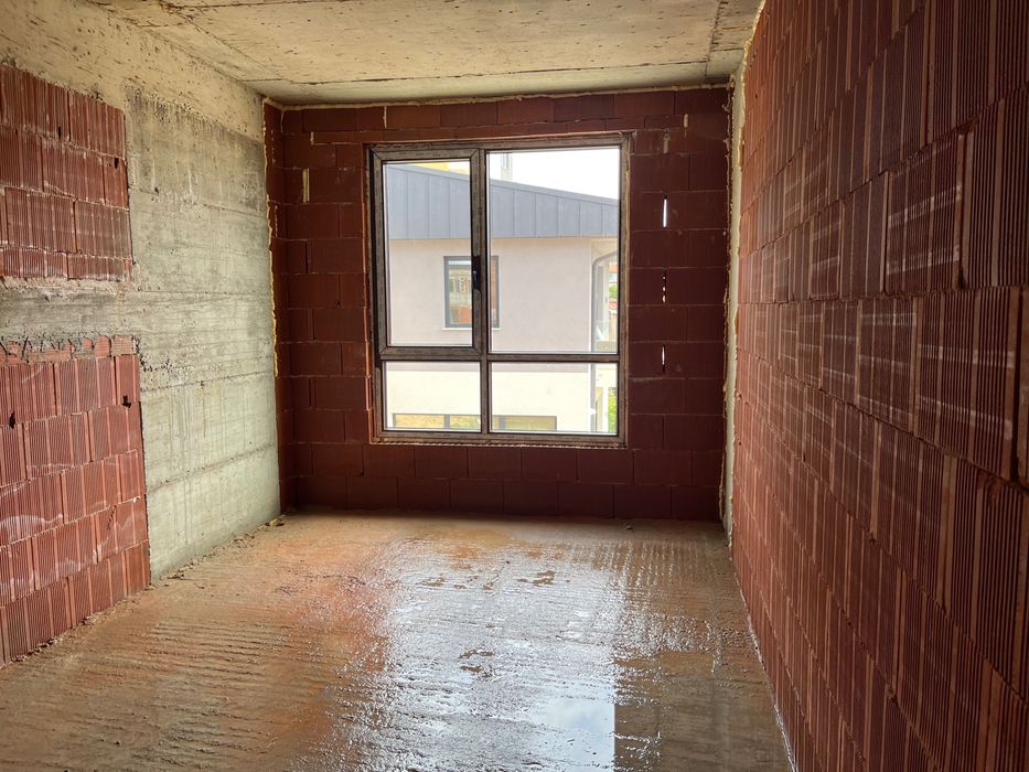 Продава се Тристаен апартамент в Благоевград, Освобождение - 99 кв.м за 1172 €/кв.м - Снимка #2