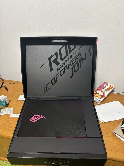 Laptop Gaming  Asus Rog  i5 Gen 10 impecabil