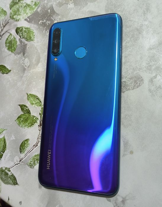 Продаю Huawei P30 Lite