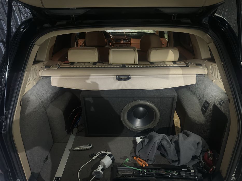 Сабвуфер с встроенным усилителем