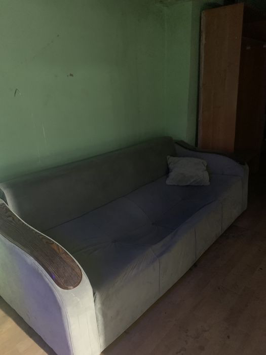 Диван срочно продам