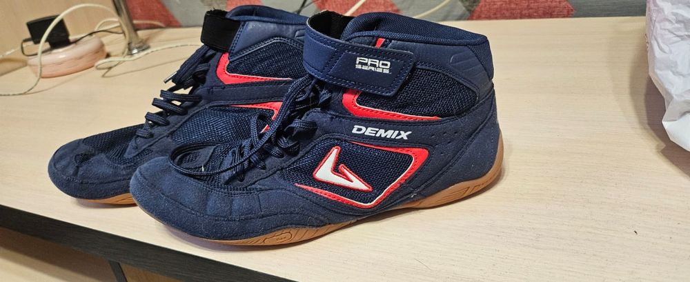 Продам борцовки 41