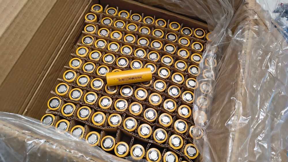 LiIon батерия FEB 21700 6500mAh 13A (най-новия модел, реален и потвърден капацитет, чисто нови)