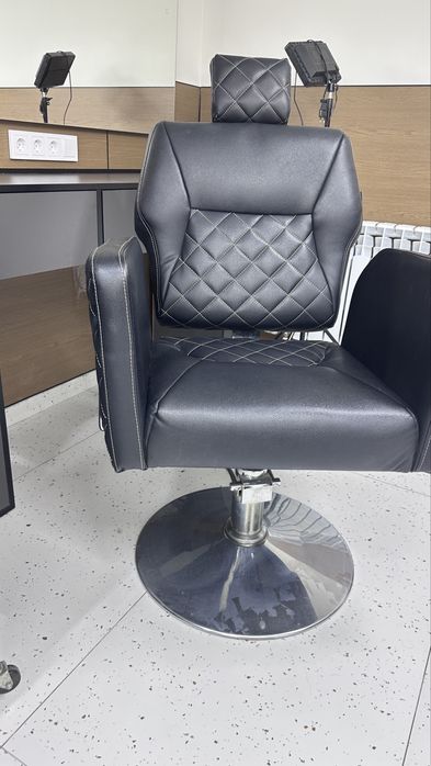 Продается кресло барбера