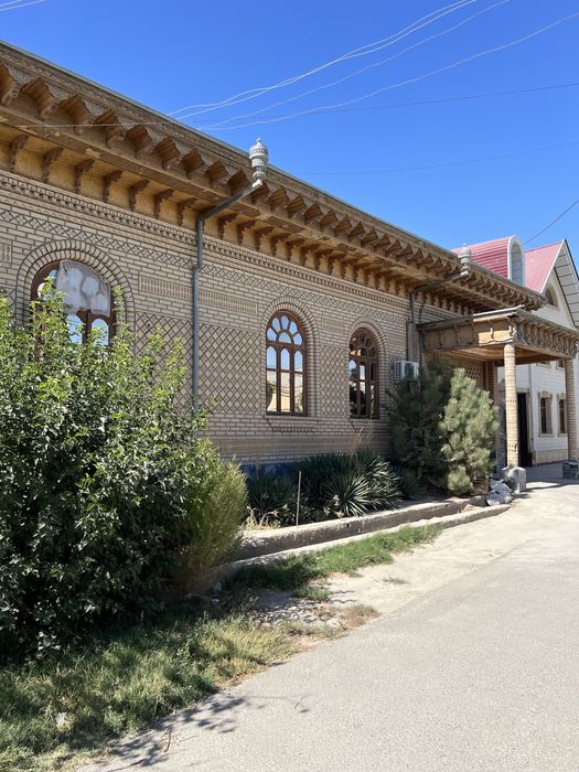 Ховли стоила люди