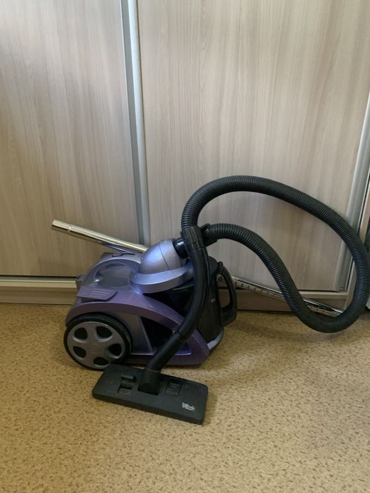 Продается пылесос Vitek (VT-1826 Rapit) б/у.