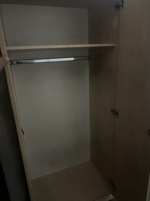 Шкаф вешевой в отличном сост.