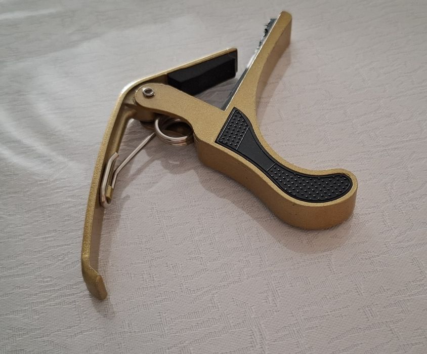 Каподастр для гитары, металлический