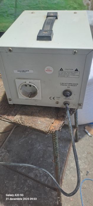 Stabilizator de tensiune