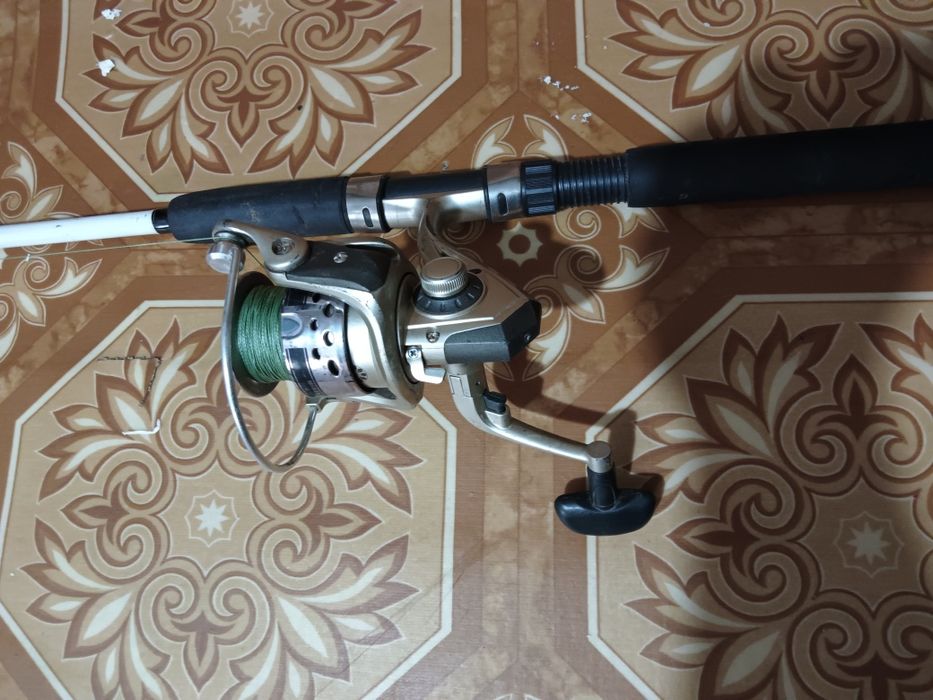 Спиннинг продам насадки