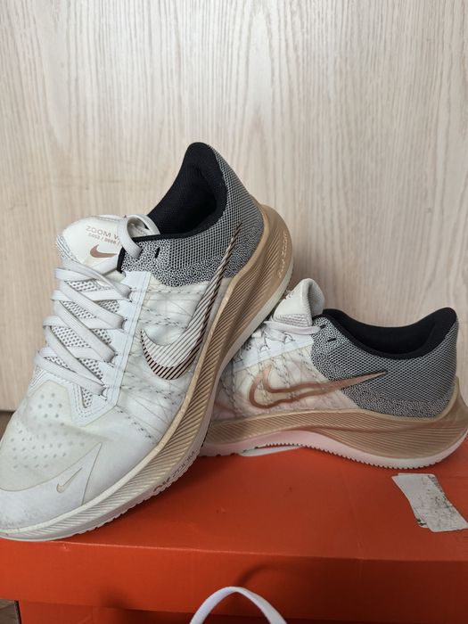 ДАМСКИ маратонии NIKE 39 размер