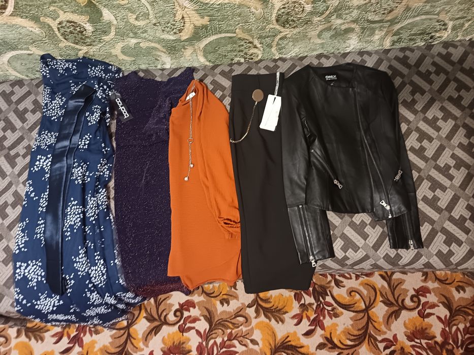 Одежды разные...