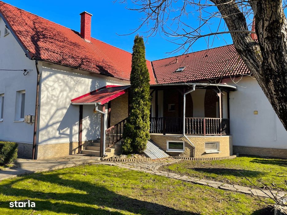 Casă S+P+E+pod, 7 camere, 2 băi | Central Beclean, lângă Băile Figa