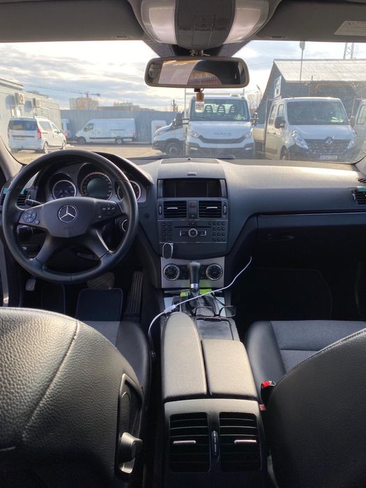 Mercedes-Benz C200