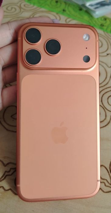 Продам iPhone 17 Pro Max 256 ГБ.