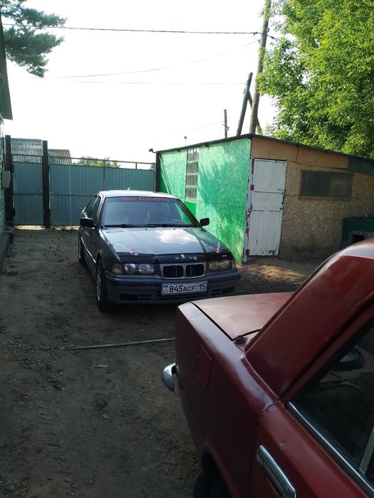 Продам машину БМВ е 36