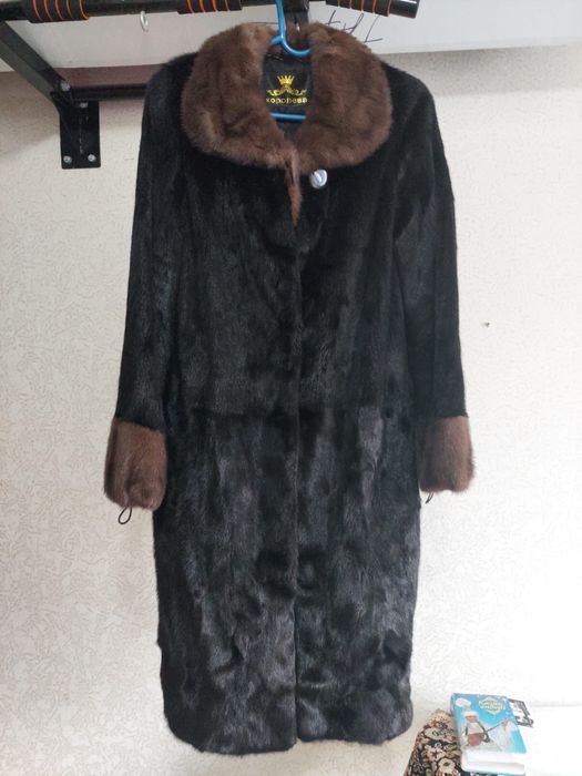Норковая шуба с коричневым норковым воротником
