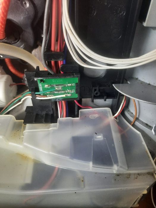 Demontez espressor Siemens EQ.6 Seria 300