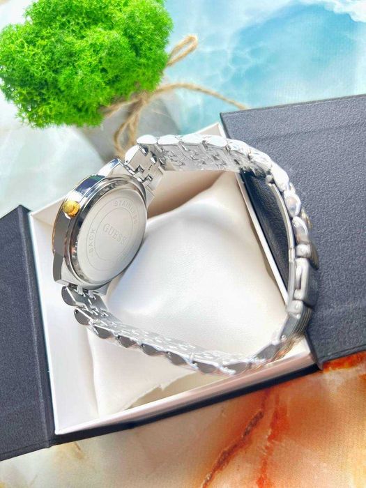 Ceas de mână damă Model 2 – Design Elegant – Cutie Cadou Inclusă