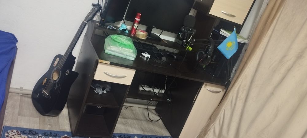 Продам Кровать,Матрас,Шкаф,Стол