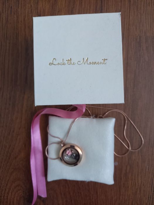 Колие, медальон Lock the moments
