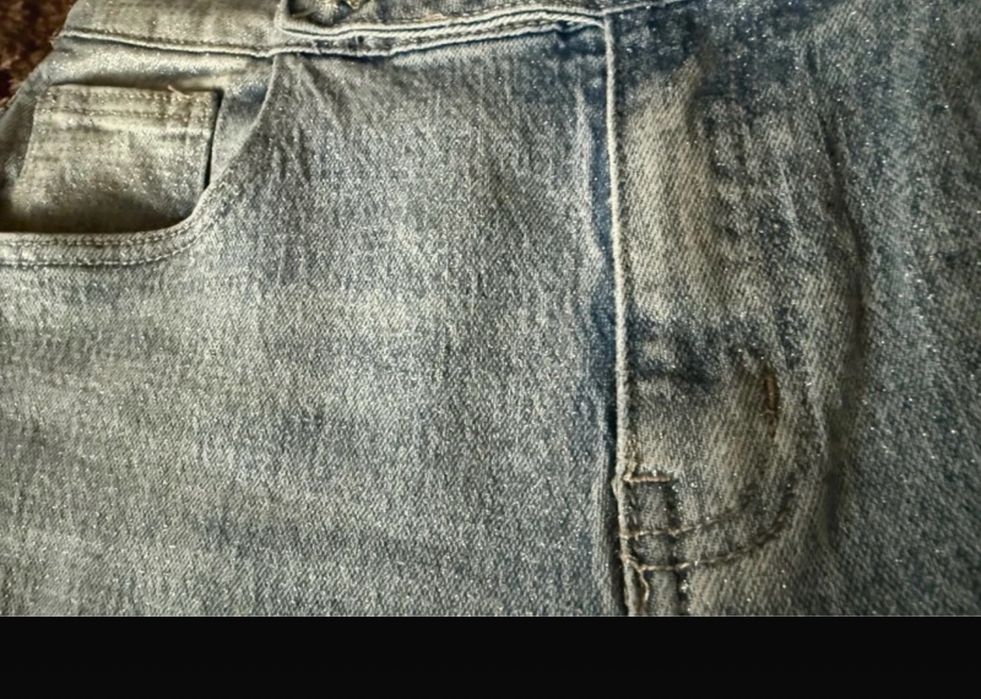 Blugi evazati cu sclipici fin