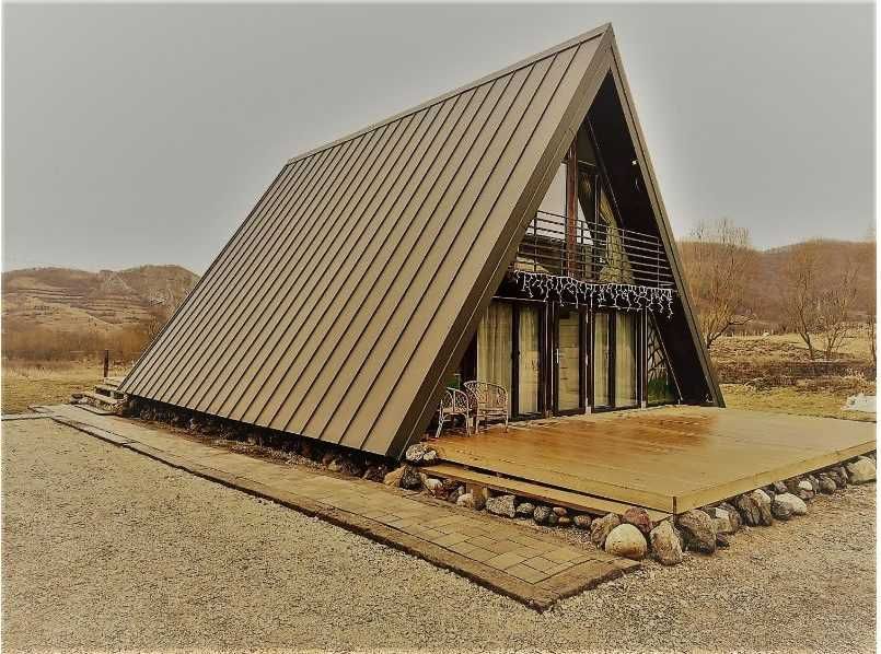 Cabana stil A-Frame si Case din structura de lemn la comanda