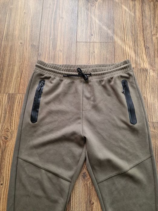 Страхотно мъжко долнище размер XL, без
забележки като ново, цена 40лв