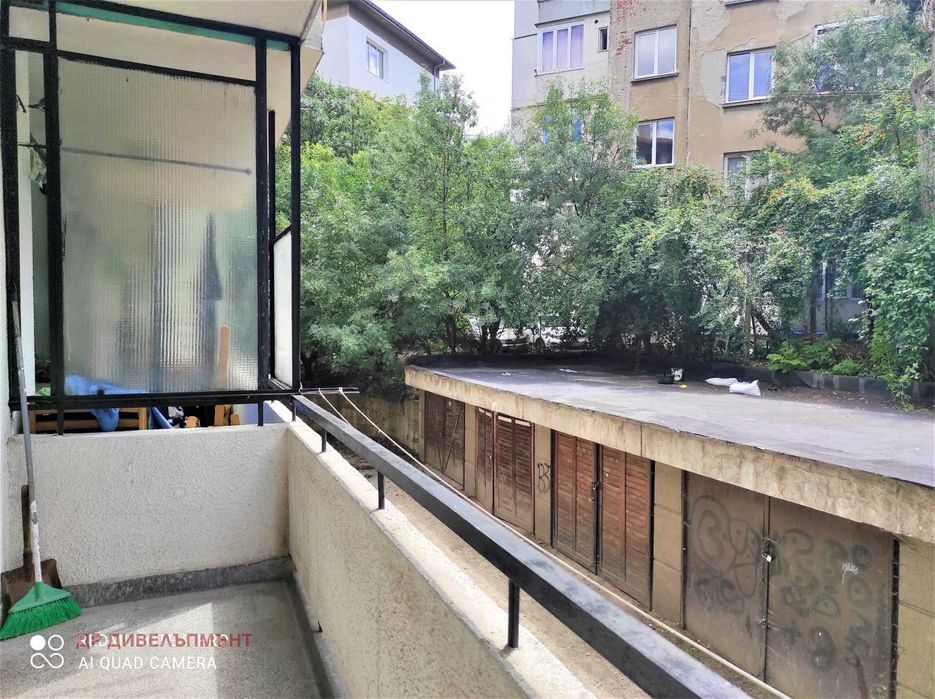 Практичен двустаен в Лозенец на ул. Акация до две метростанции