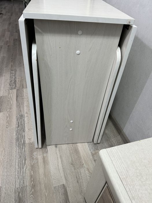 Срочно продам стол