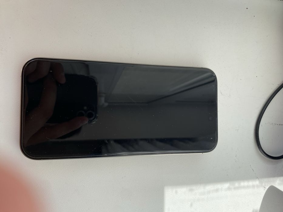 Продам iPhone 16 Pro Max 256 GB eSIM в серебристом цвете