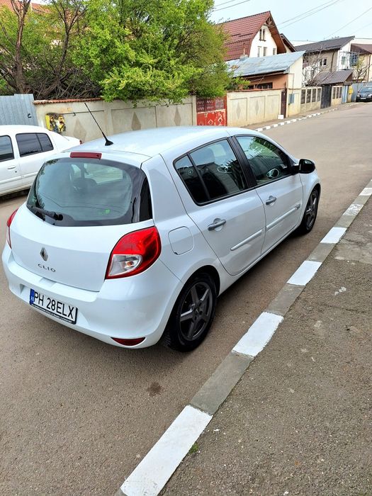 Urgent Vând renault clio 2010