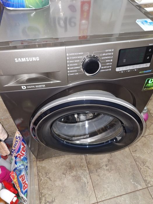 Vand urgent mașina de spălat SAMSUNG