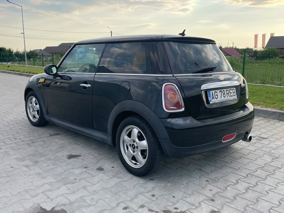 Mini Cooper 1.6 Benzina An Fabricație:2009   Proprietar