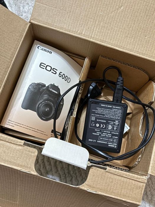 Продам фотоаппарат Canon eos 600D