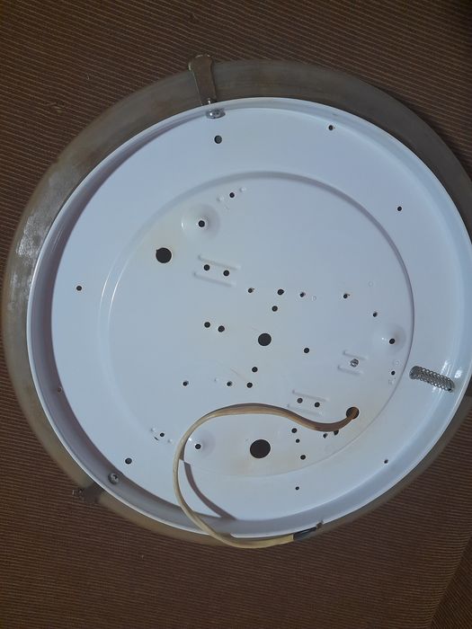 Vând aplica cu bec normal