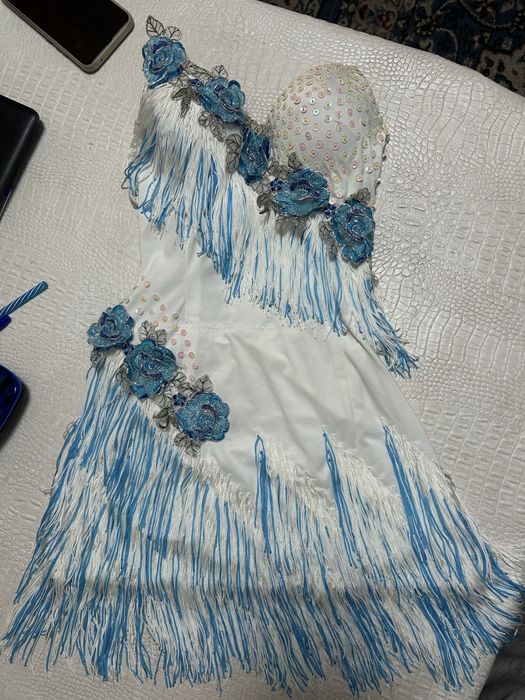 Платье для бальных танцев