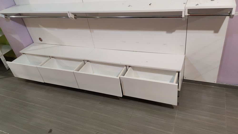 Оборудване за магазин (за дрехи)