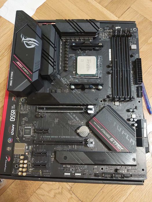 Ryzen 7 5800X + Asus Rog Strix B550-F Gaming Wi-Fi