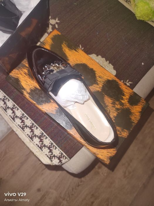 Продам женские лоферы туфли