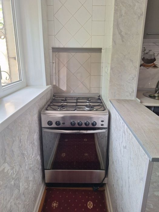 Юнусобод 4кв 1/1/4 Сотилади