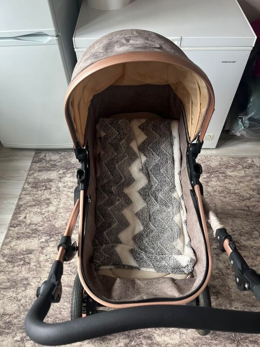 Продам коляску за 20 тыс, состояние хорошее