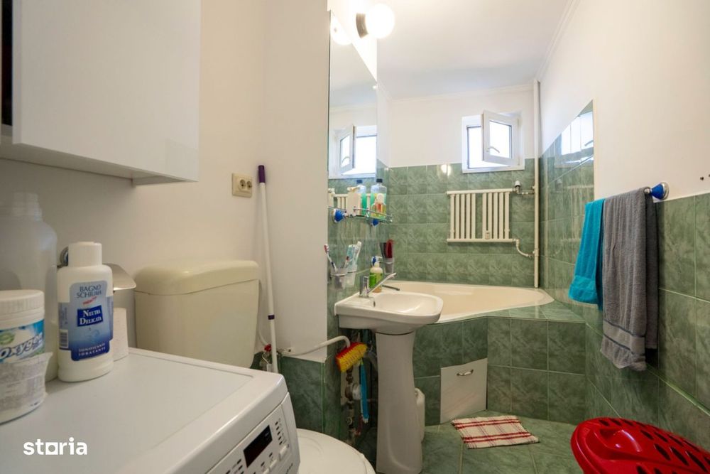 Apartament 3 camere, 2 bai, Nufarul , etaj intermediar