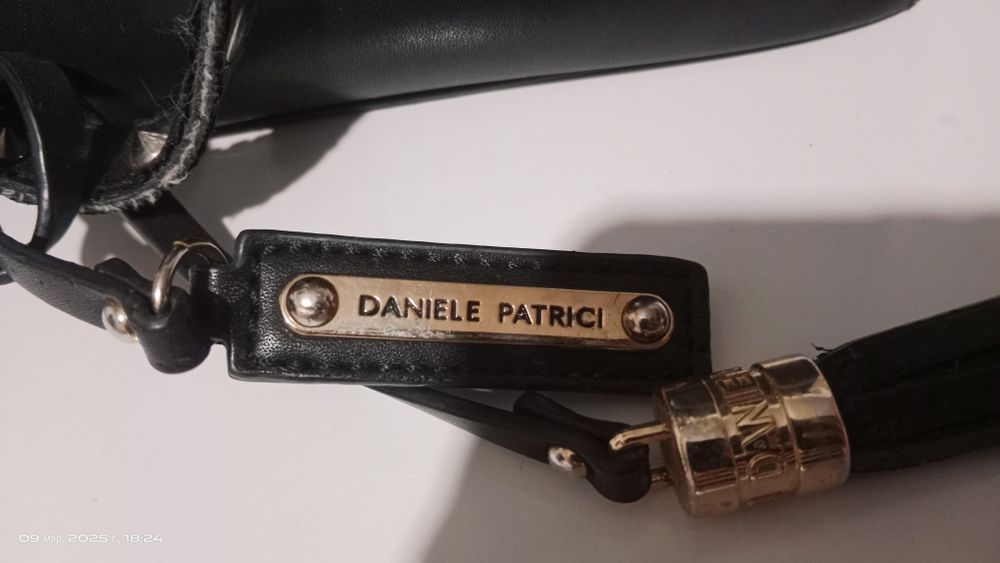 Сумка продается брендовая