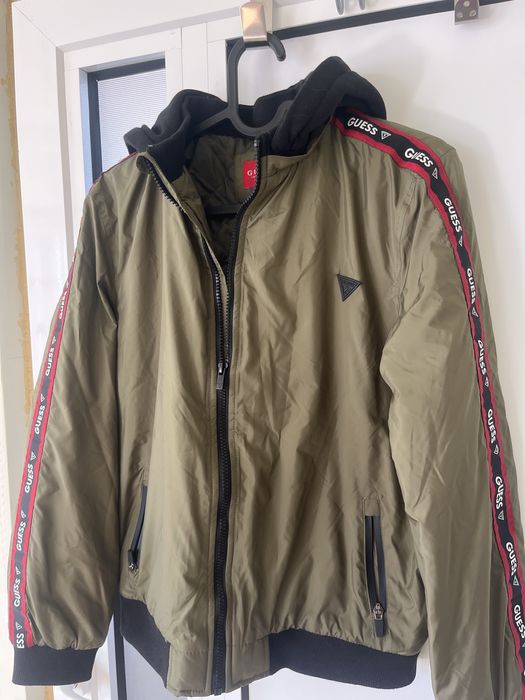 Ново с етикет Яке за момче Guess, 14 годишна възраст
