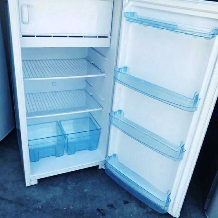 Продам два современный , рабочий  холодильник в хорошем состоянии .