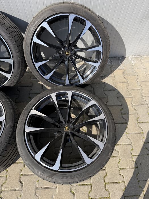 Оригинални джанти с гуми 23" цола за LAMBORGHINI URUS