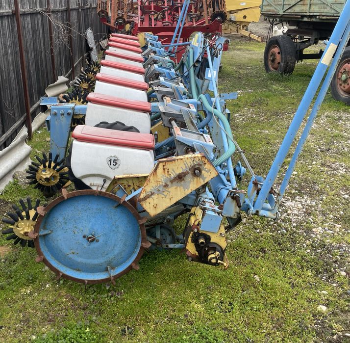 Semanatoare de porumb si floarea-soarelui